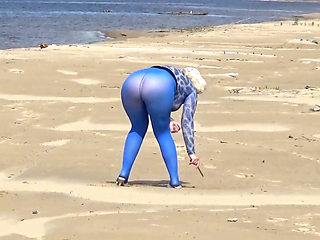 Blue style 2 - Flashing on beach