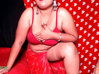 Indian mommy hard press juicy big boobs