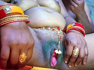 Pregnant suman bhabhi ke chut me bhaiya hanth ghussa ke paani nikal diya.hot jawan aunty ko boyfriend ne Dogg style me but pela.