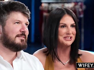 Wifey Watches as Horny Wife Sienna Rae Gets Double Penetrated in Front of Husband