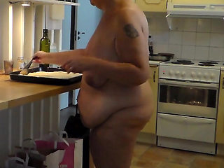 Jen is all nude and baking