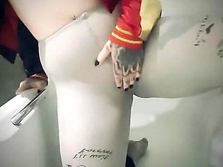 Harley Quinn Pees in Bath