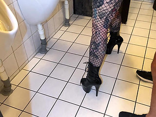Anal Sex in the Men's Toilet!!!