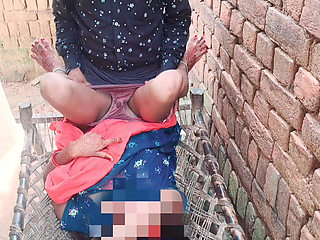 Indian Slut Outdoor in Gets Pussy Fuck by Young Boyfriend