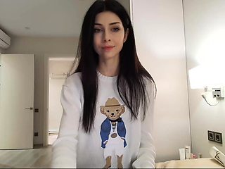 Amateur Webcam Cute Teen Plays Solo with Big
