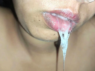 Hot Indian Bhabhi Gives Blowjob and Takes Cum in Mouth