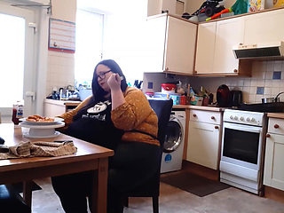 BBW SSBBW eating scene fanfiction pig in an apron