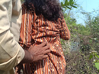 College couples enjoying outdoor fucking