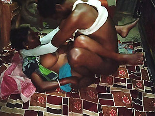 Desi village bhabhi ki chudai ki doggy style mein