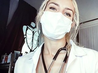 amateur blonde solo webcam