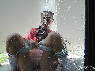 Desperation Pee on the Glass Door - Huge Pissing