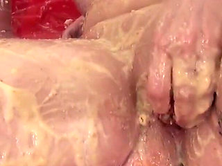 Trisha and Summer Angel Lee are sploshing