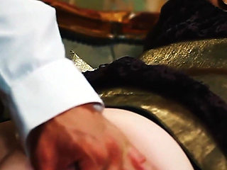 Paige Turnah Seduced by the Dashing Rogue in Her Parlor