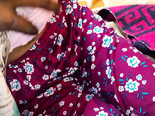 Desi Stepmom Anal First Time With Daughter - Indian Aunty Hot Sex