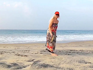 Hot Mature Blonde Wife Gets a Passionate Blowjob and Missionary Fuck in Stockings