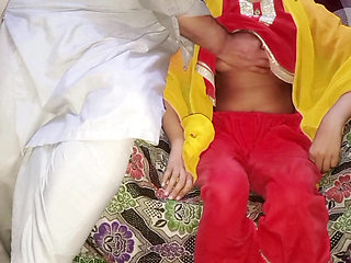 Desi Maal Ko Ghar Pe Bulakar Choda Doggystyle men