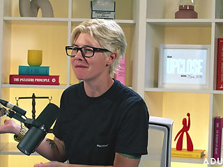 Khloe Kingsley Squirting on Camera & Red Flags the Adult Time Podcast