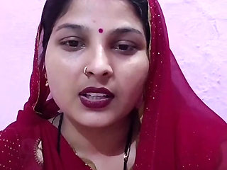 Komal had ordered a maxi dress and told the delivery boy, "I will wear it now, see the car, then I will pay."