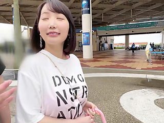 20000092_19歳の超デカパイ日本女性が大量潮吹きするパコハメ