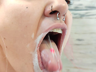 4K Tongue Mouth Uvula Face Toothbrushing Good Quality Image