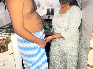 Stepsister-in-law's Saree Slipped in the Kitchen - Stepbrother-in-law Squeezed Her Before Letting Go