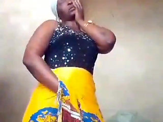 Fat Sugar Mama Is Horny She Masturbating