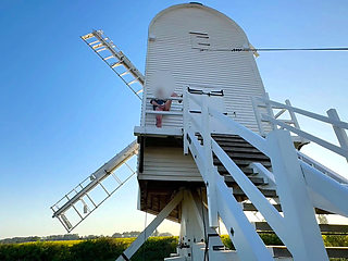 Masturbating outside at Windmill