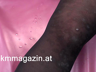 Sexy Vicky Wilfing masturbates