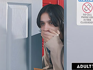 Boy Caught Stepmom Lauren Phillips Having Lesbian Affair With Milf Teacher Siri Dahl