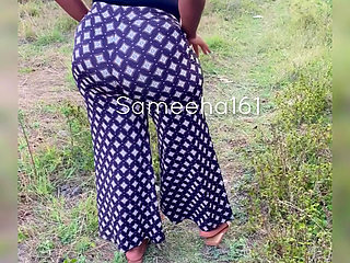 Big Booty Milf Twerking & Spreading Outside - Ass Shake Compilation