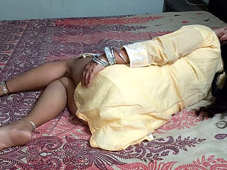 Desi Indian Sister-in-Law Spreads Legs Naked to Seduce - QueenbeautyQB