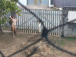 Amateur Brazilian Couple: Naughty Wife Flashing Naked in Front Yard