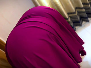 Big Ass Muslim Arab Hot MILF Stepmom Clean Stepson's Room & Show her huge naked ass & Pussy to seduce him