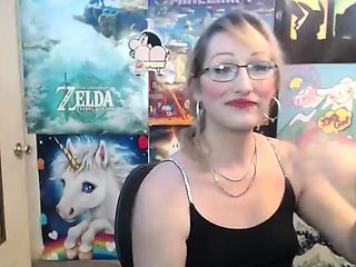 Cute amateur brunette naughty in solo jerking show on camera