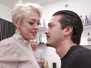 Tinder Bar, Dee Williams, 6on1, BWC, ATM, DAP, Manhandle, No