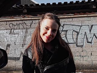 Stranger picked up Lita Phoenix and peaches in the alley for sex