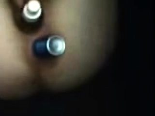 Safada mete coisas na bunda - webcam amadora anal