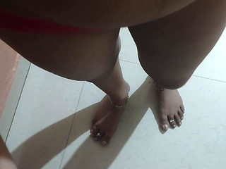 Desi chudakkad bhabhi ne li lang in the mouth and licking it completely red