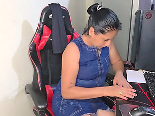 Beautiful stepmother with a tight pussy masturbates in her gaming chair