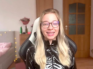 All You Need to Know About Latex Fetish (pvc, Leather)