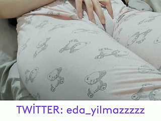 CAMEL TOE- MASTURBATION IN PAJAMAS- PUFFED PUSSY- SWOLLEN PUSSY- BIG PUSSY- TURKISH PORN- TURKISH MILF