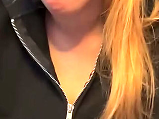 Horny Jucielussie Squirts While Cumming