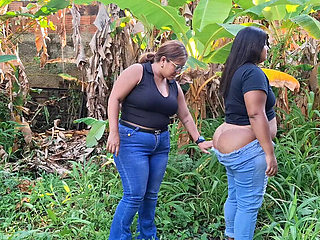 Latina BBW Public Outdoor Voyeur: Big Ass Out in Jeans Walking