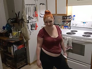 Housewife Cleans Kitchen with Buttcrack Exposed