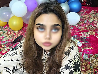 Pakistani Beautiful Viral Girl Having Fun with boyfriend