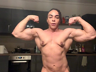 Perfect mix of slutty and muscular