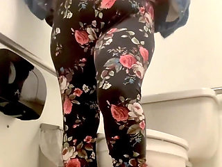 BBW Big Butt in Bathrooms