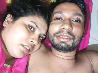 Desi High class bhabhi saree amazing romance