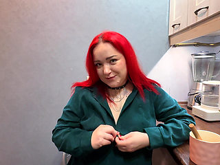 A nice tenant offered me sex, and my wife hasn't given me sex for a long time, so I'm still offering.