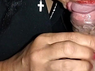 Mature Masseuse Gives a Wonderful Blowjob